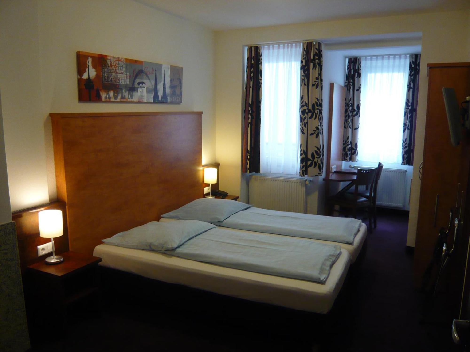 Hotel Breslauer Hof Am Dom Colonia Esterno foto